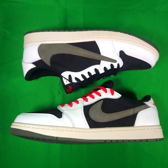 ❌️SOLD❌️ Air Jordan 1 Travis Scott 🫒 - Picture 2 of 12